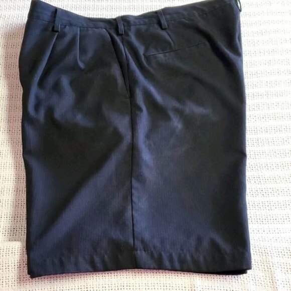 Nike Golf Black Pocketed‎ Front Pleated Athletic Sz. 38 Shorts - Picture 1 of 12